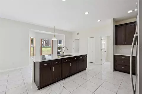 Kitchen - 1960 Aspenridge Ct, Ocoee, FL 34761 photo 6 of 9