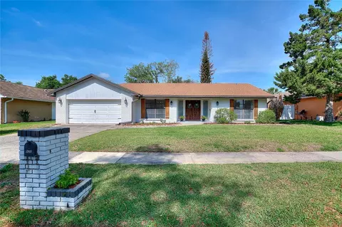 932 Yellow Rose Dr, Orlando, FL 32818
