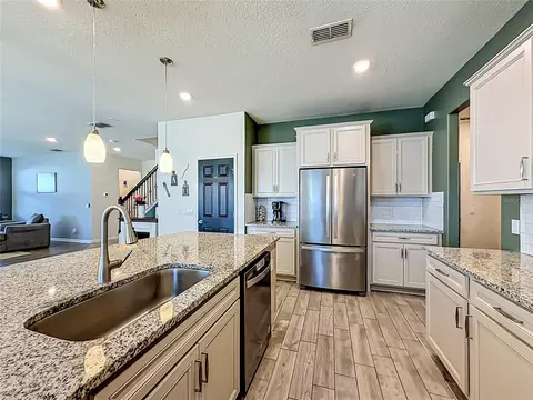 Kitchen - 2323 Nuthatch St, Saint Cloud, FL 34771 photo 6 of 14