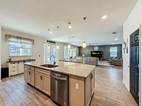 Kitchen - 2323 Nuthatch St, Saint Cloud, FL 34771 photo 4 of 14