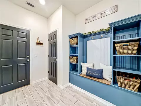 Entry Way - 2323 Nuthatch St, Saint Cloud, FL 34771 photo 4 of 4