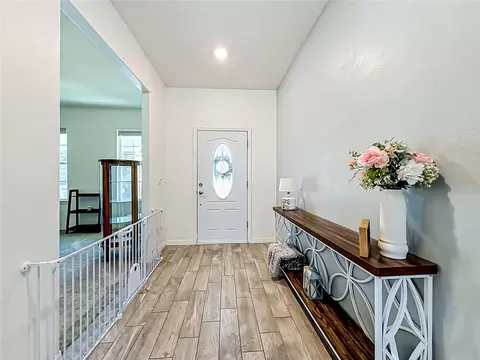 Entry Way - 2323 Nuthatch St, Saint Cloud, FL 34771 photo 2 of 4