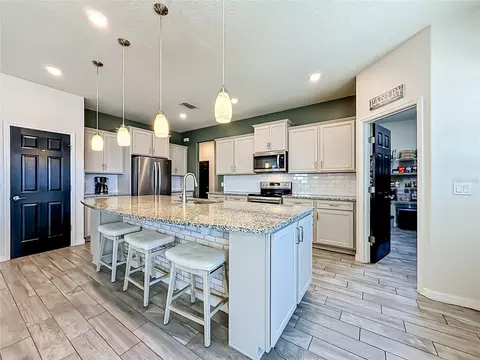 Kitchen - 2323 Nuthatch St, Saint Cloud, FL 34771 photo 13 of 14