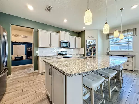 Kitchen - 2323 Nuthatch St, Saint Cloud, FL 34771 photo 2 of 14