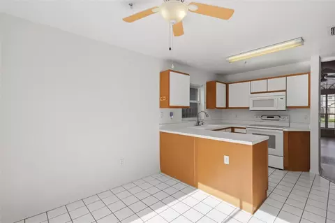 Kitchen - 3374 Hamlet Loop, Winter Park, FL 32792 photo 7 of 7