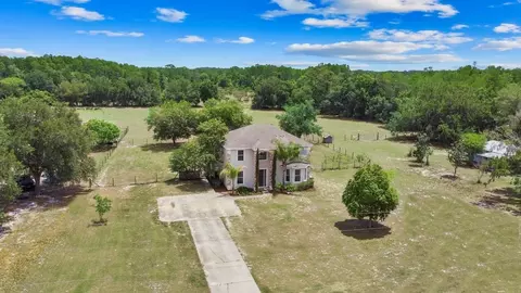 8848 Bogaert Dr, Groveland, FL 34736