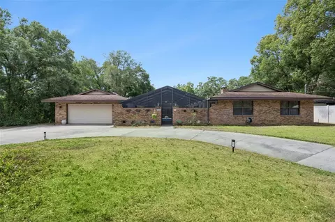 209 E Catawba St, Fruitland Park, FL 34731