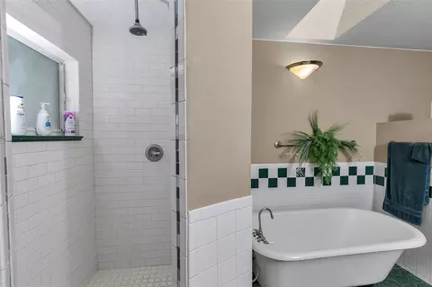 Bath - 3585 SE 55th Ct, Ocala, FL 34480 photo 2 of 2