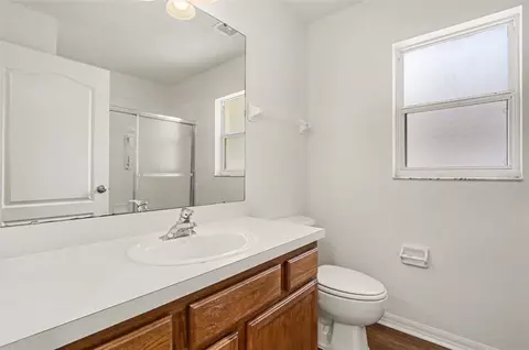 Bath - 700 Kenmoore Ct, Eustis, FL 32726 photo 1 of 2