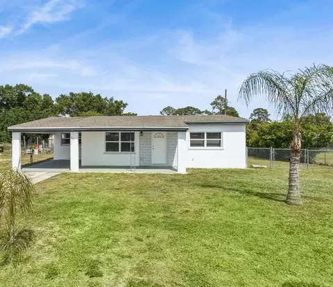 331 Walter Ave, Frostproof, FL 33843