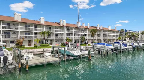 323 Madeira Cir, Saint Petersburg, FL 33715