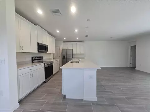 Kitchen - 2536 Starry Pt, Saint Cloud, FL 34769 photo 1 of 4