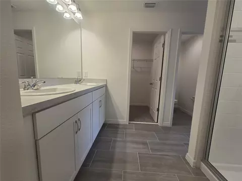 Bath - 2536 Starry Pt, Saint Cloud, FL 34769 photo 2 of 3