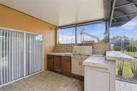 Kitchen - 6409 Bridgecrest Dr, Lithia, FL 33547 photo 6 of 7