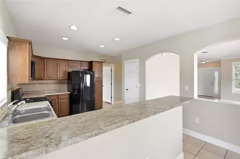 Kitchen - 6409 Bridgecrest Dr, Lithia, FL 33547 photo 2 of 7