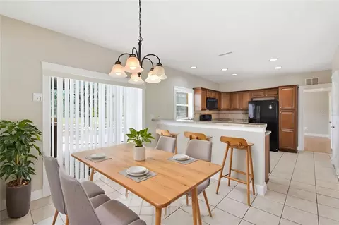 Dining - 6409 Bridgecrest Dr, Lithia, FL 33547 photo 1 of 1