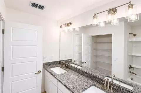 Bath - 7606 Bent Tree Loop, Saint Cloud, FL 34773 photo 3 of 3