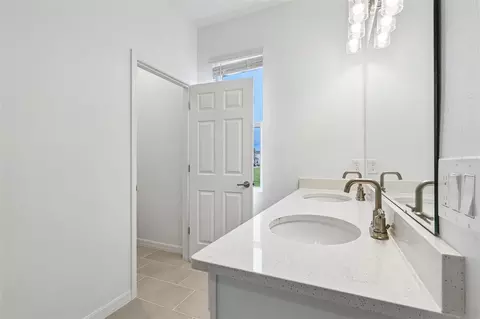 Bath - 2005 Education St, Saint Cloud, FL 34771 photo 3 of 3
