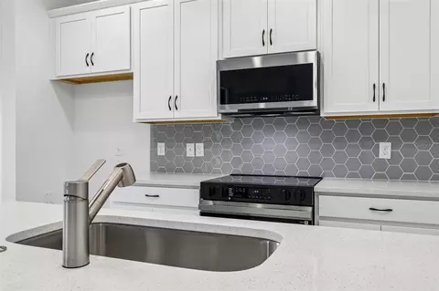 Kitchen - 2005 Education St, Saint Cloud, FL 34771 photo 2 of 4