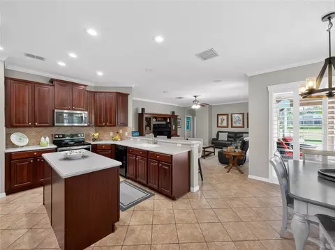 Kitchen - 10354 Oakview Pointe Ter, Gotha, FL 34734 photo 3 of 5