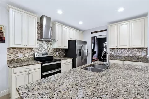 Kitchen - 3554 Gretchen Dr, Ocoee, FL 34761 photo 4 of 6