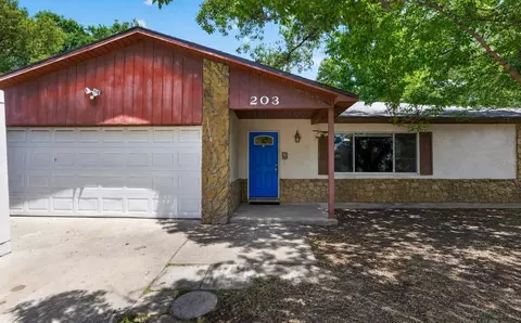 203 Woodfield Dr, Sanford, FL 32773