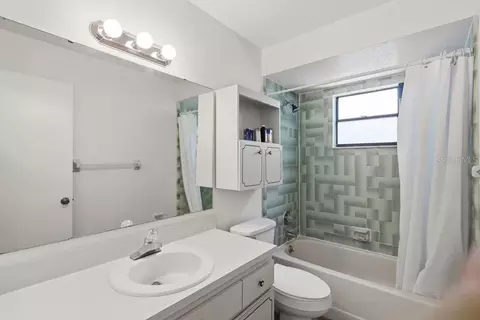 Bath - 2809 Willow Oak Dr, Edgewater, FL 32141 photo 2 of 2
