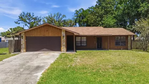 Exterior - 2809 Willow Oak Dr, Edgewater, FL 32141 photo 2 of 12