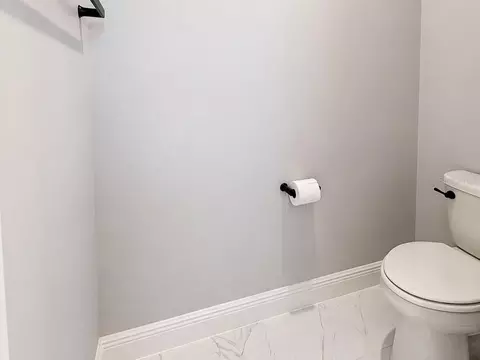 Bath - 4891 Shady Pines Dr, Saint Cloud, FL 34772 photo 5 of 12