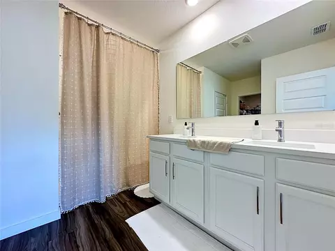 Bath - 5154 Tana Ter, Saint Cloud, FL 34772 photo 3 of 3