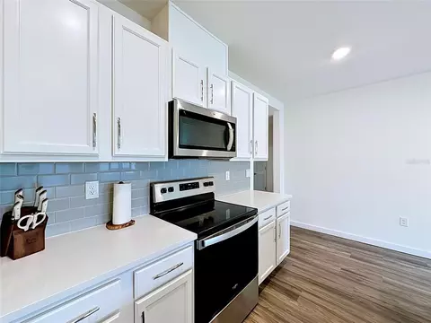 Kitchen - 5154 Tana Ter, Saint Cloud, FL 34772 photo 4 of 6