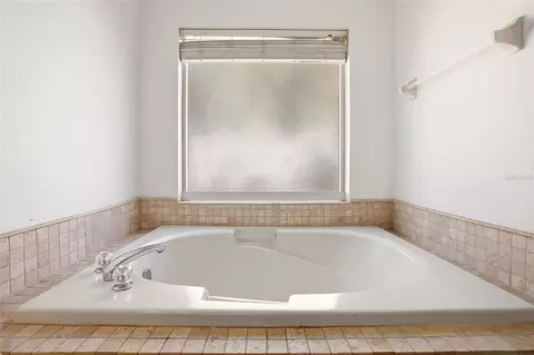 Bath - 1361 Olympia Park Cir, Ocoee, FL 34761 photo 2 of 5