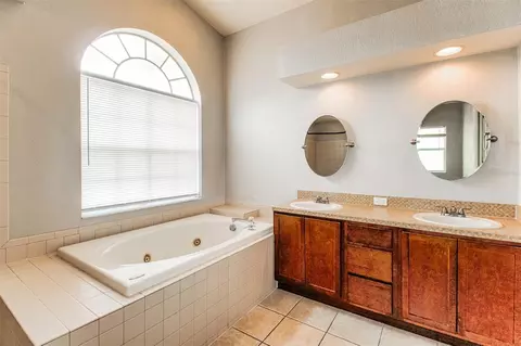 Bath - 3428 Tomahawk Ave, Spring Hill, FL 34606 photo 2 of 3