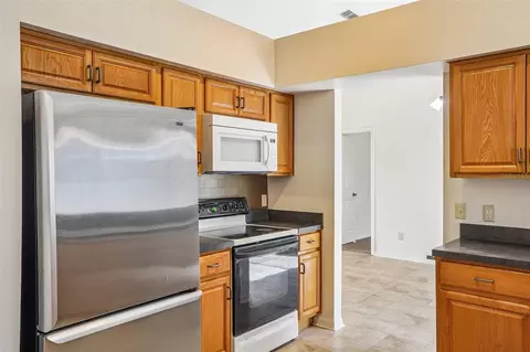 Kitchen - 2596 Alclobe Cir, Ocoee, FL 34761 photo 5 of 6