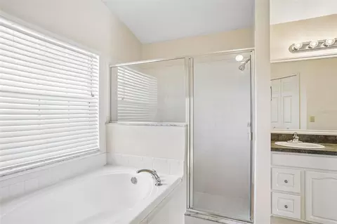 Bath - 2596 Alclobe Cir, Ocoee, FL 34761 photo 3 of 6