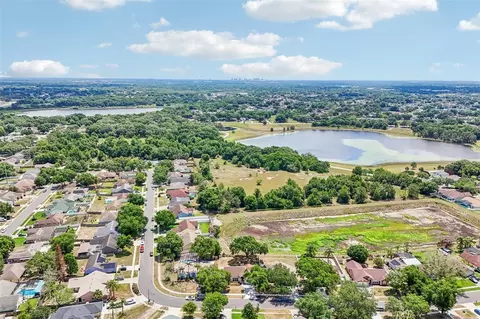 View/Area - 2596 Alclobe Cir, Ocoee, FL 34761 photo 8 of 10