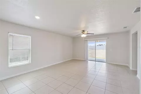 1729 Canaan Loop, Dundee, FL 33838 photo 12