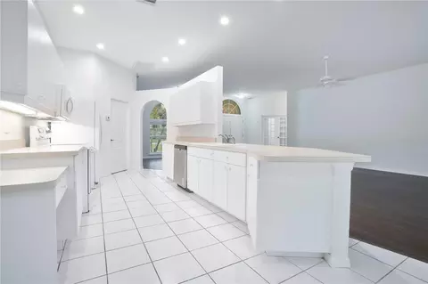 Kitchen - 3404 River Woods Dr, Parrish, FL 34219 photo 3 of 4