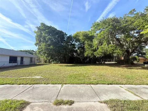 516 E 5th St, Sanford, FL 32771