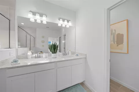 Bath - 8686 SW 69th Ter, Ocala, FL 34476 photo 4 of 6