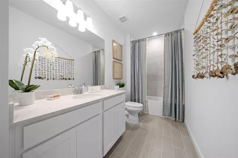 Bath - 8686 SW 69th Ter, Ocala, FL 34476 photo 1 of 6