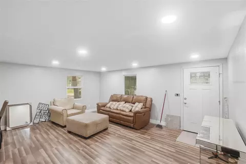 6945 NE 5th Pl, Ocala, FL 34470 photo 9