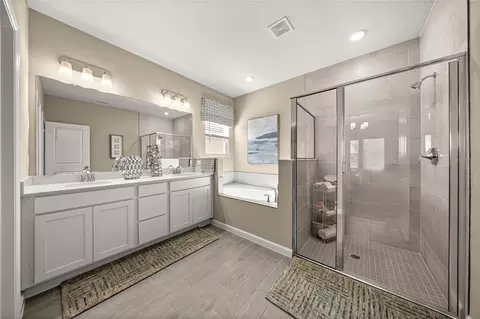 Bath - 6864 SW 87th St, Ocala, FL 34476 photo 2 of 2