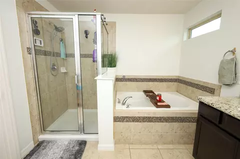 Bath - 5232 Villa Rosa Ave, Saint Cloud, FL 34771 photo 3 of 4
