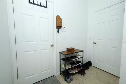 Entry Way - 5232 Villa Rosa Ave, Saint Cloud, FL 34771 photo 3 of 6