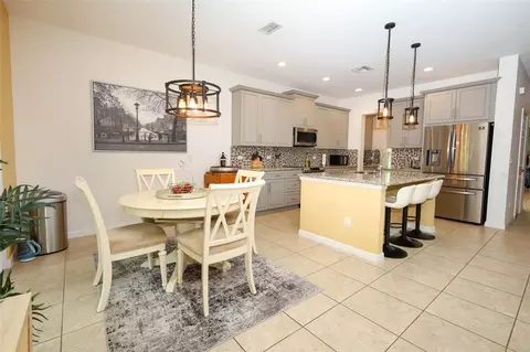 Kitchen - 5232 Villa Rosa Ave, Saint Cloud, FL 34771 photo 2 of 6