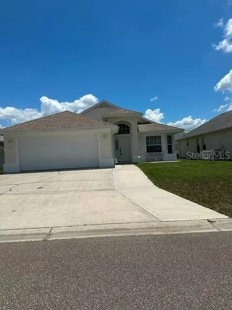 1525 Challenger Ave, Davenport, FL 33897