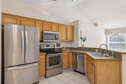 Kitchen - 3203 Sawgrass Creek Cir, Saint Cloud, FL 34772 photo 3 of 3