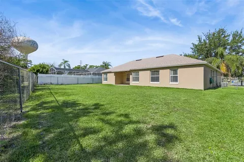 Exterior - 3203 Sawgrass Creek Cir, Saint Cloud, FL 34772 photo 7 of 9