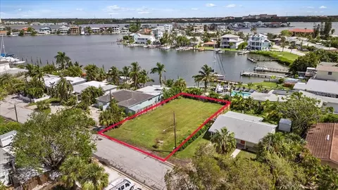 14033 E Parsley Dr, Madeira Beach, FL 33708